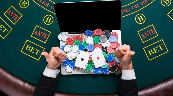 Unveiling the Virtual Casino: Exploring the Allure and Risks of Online Gambling